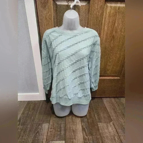 Detailed Vine Sweater top by Simply Vera Wang Size M Green 3/4 Sleeve - Picture 1 of 6